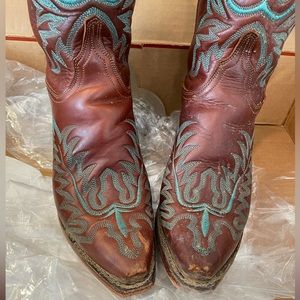 Women’s cowboy boots
